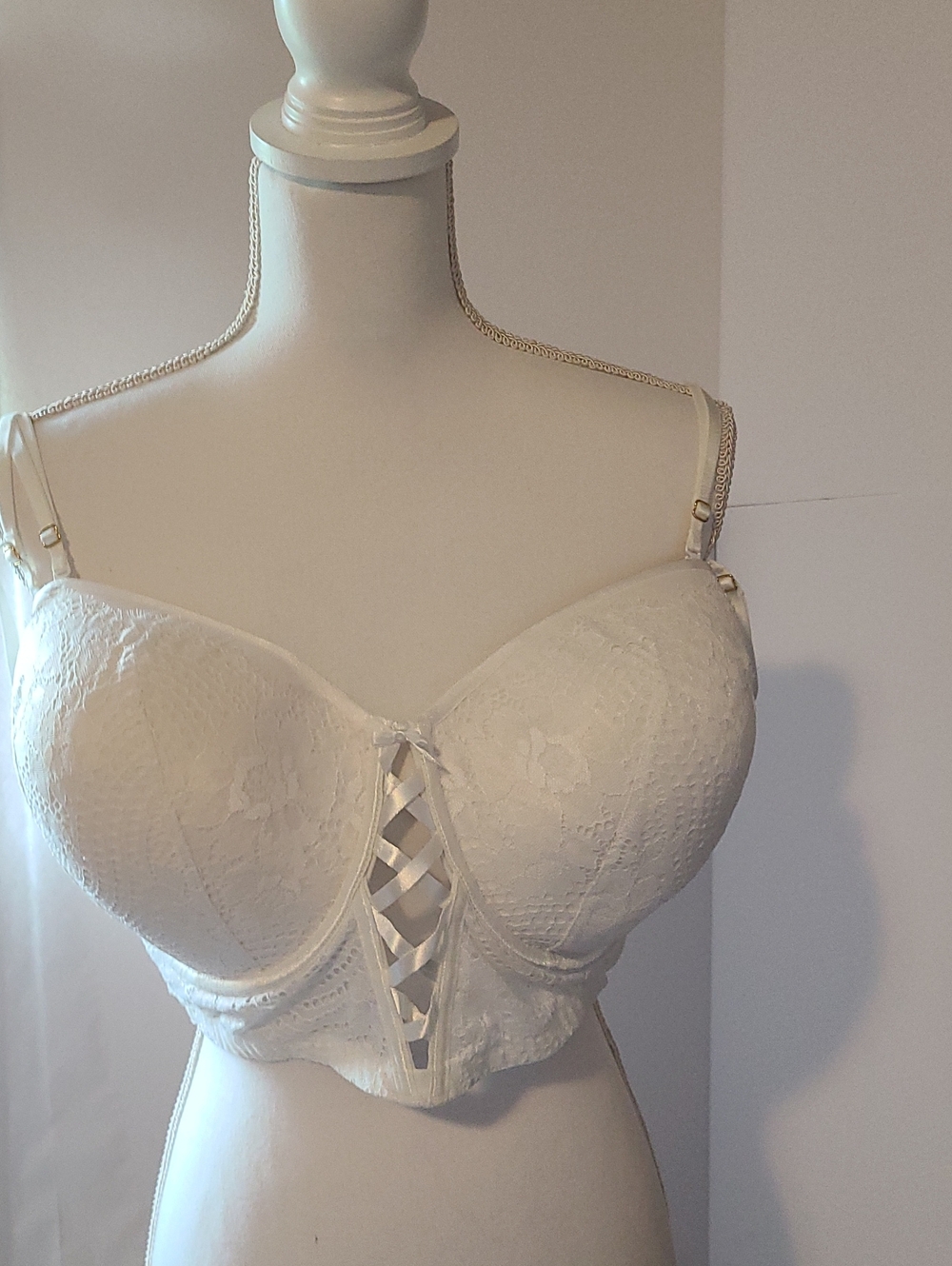 Lane Bryant Cacique Seriously Sexy Lace Longline Bustier- Crisscross Front-46DD